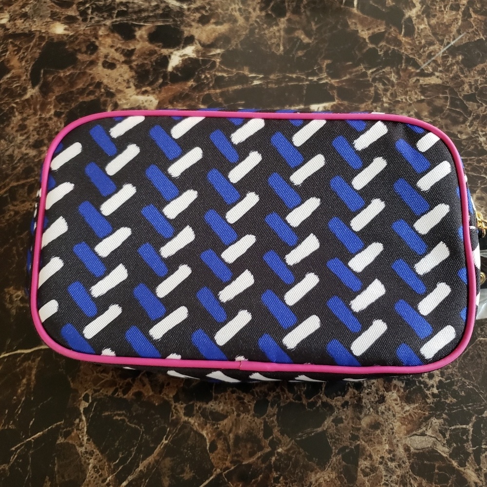 Estee Lauder Makeup bag - Picture 2 of 3
